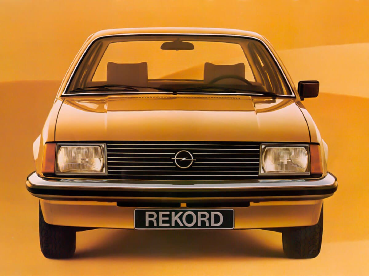 Opel Rekord E — Öndən