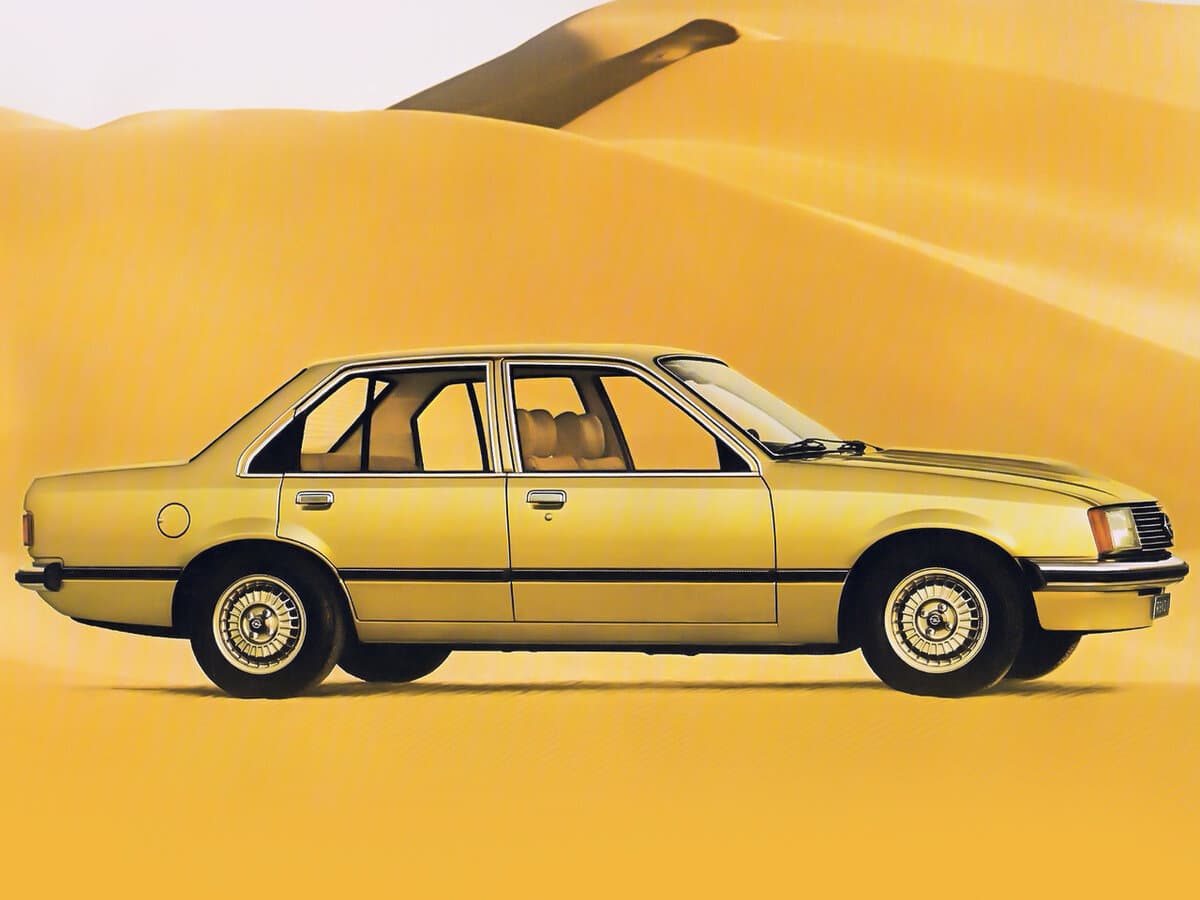Opel Rekord E — Yandan