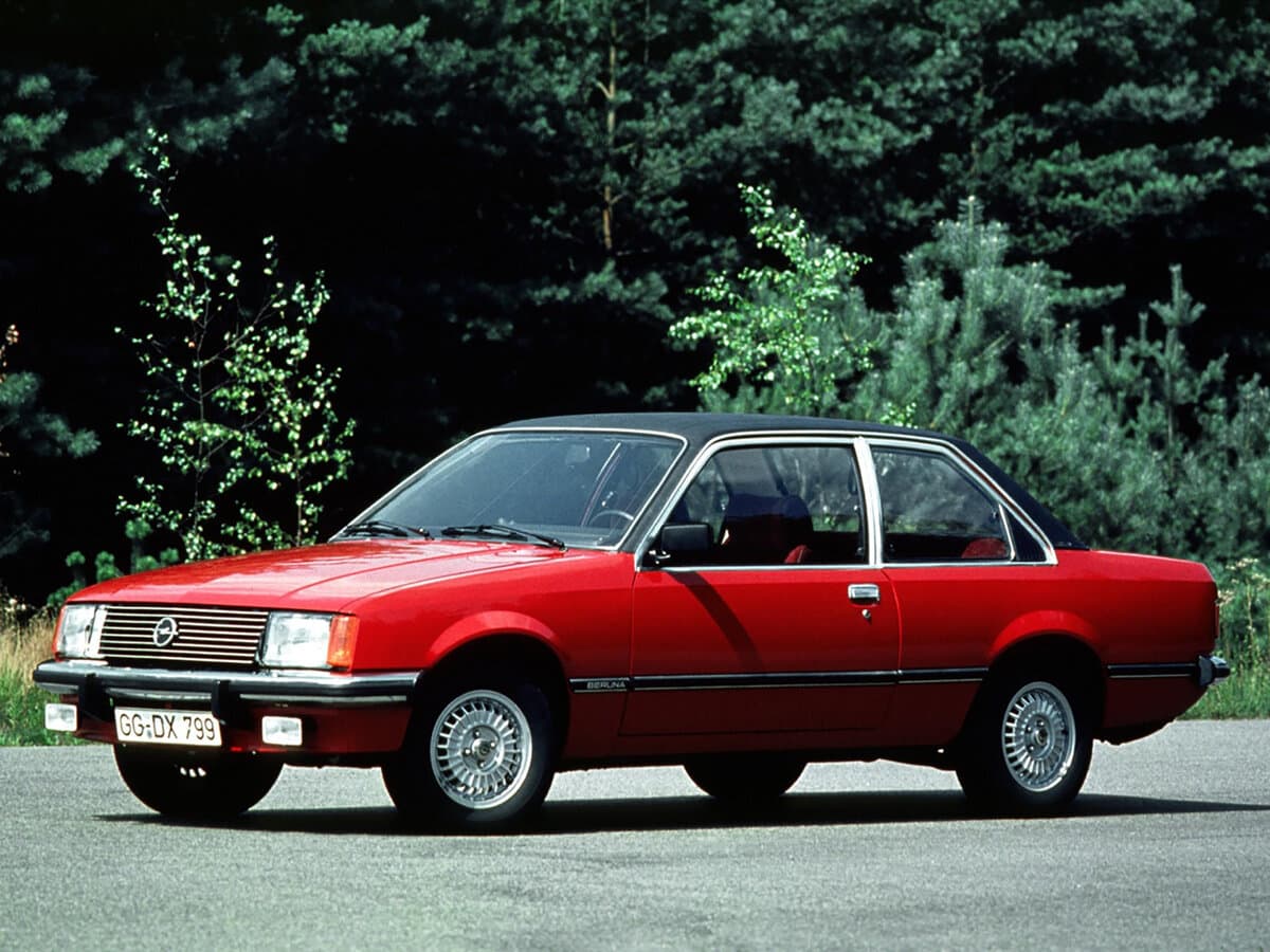 Opel Rekord E — Yandan