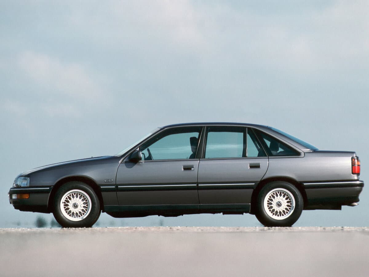 Opel Senator B — Yandan