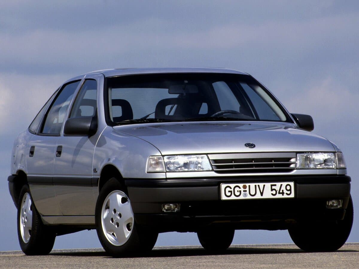 Opel Vectra A — Öndən