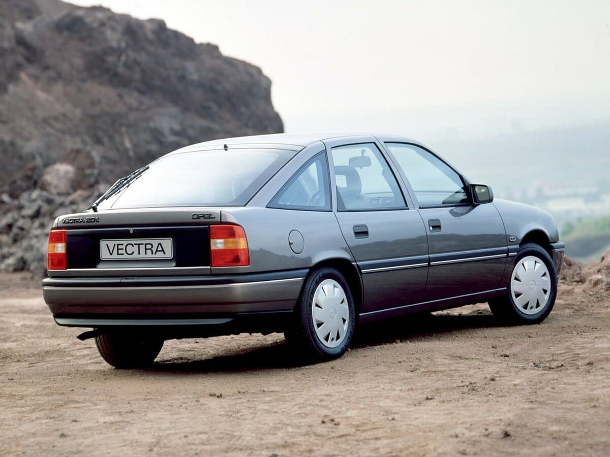 Opel Vectra A — 3/4 arxadan