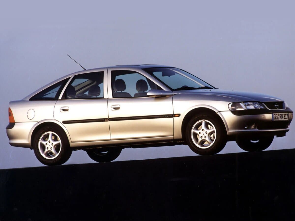 Opel Vectra B — Yandan