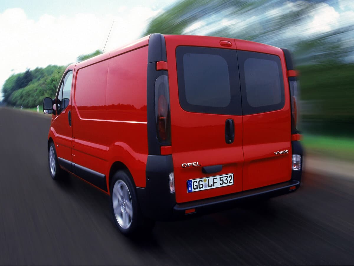 Opel Vivaro A — 3/4 arxadan