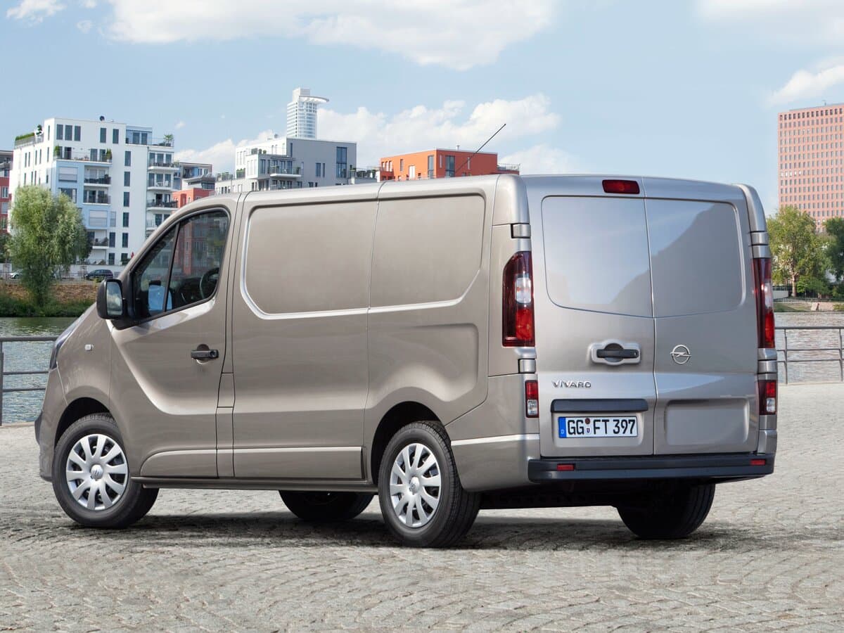 Opel Vivaro B — 3/4 arxadan