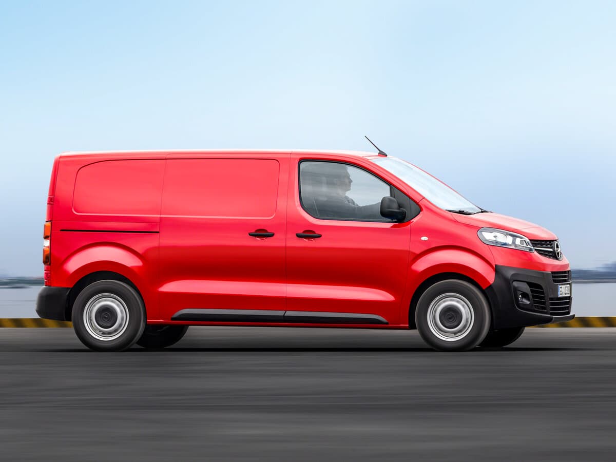 Opel Vivaro C — Yandan