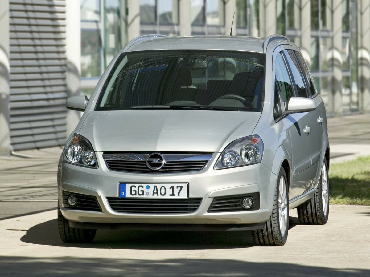 Opel Zafira B — Öndən