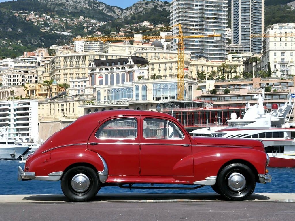 Peugeot 203 I — Yandan