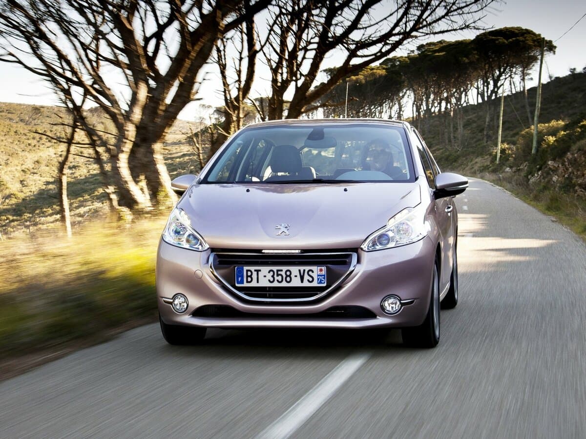 Peugeot 208 I — Öndən