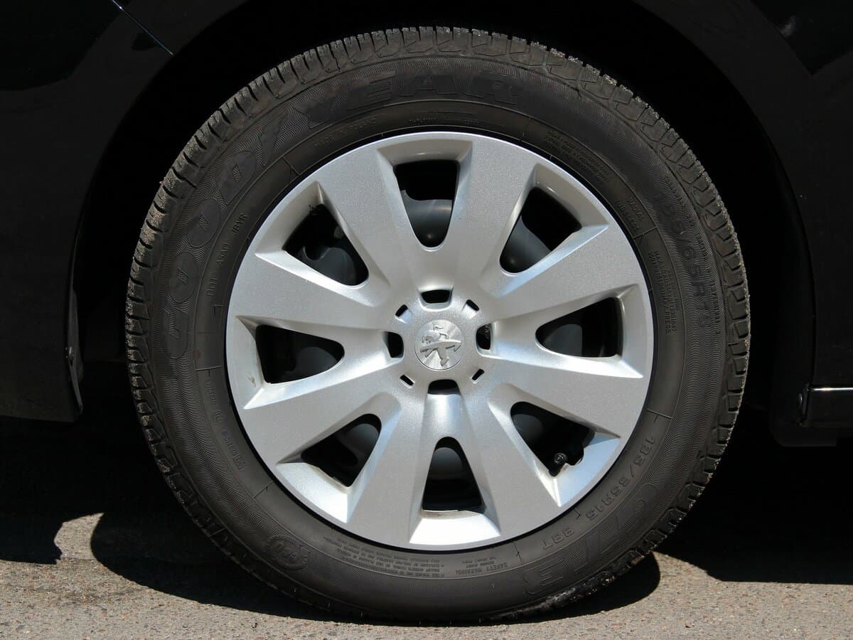 Peugeot 301 I — Təkər