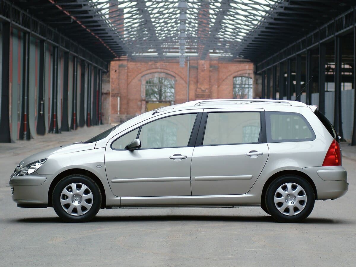 Peugeot 307 I — Yandan