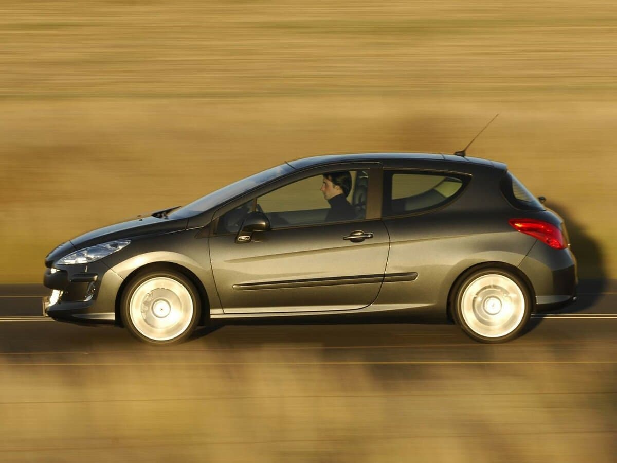 Peugeot 308 I — Yandan