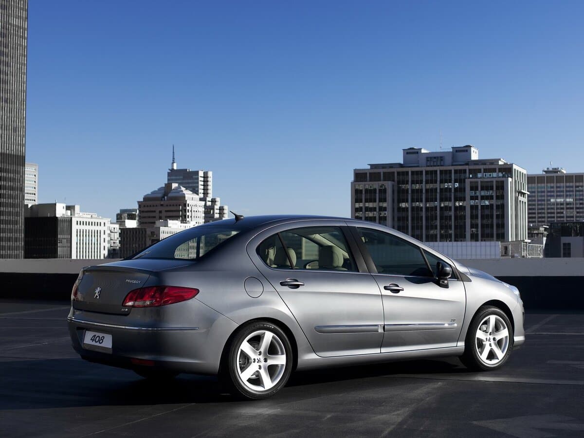 Peugeot 408 I — 3/4 arxadan