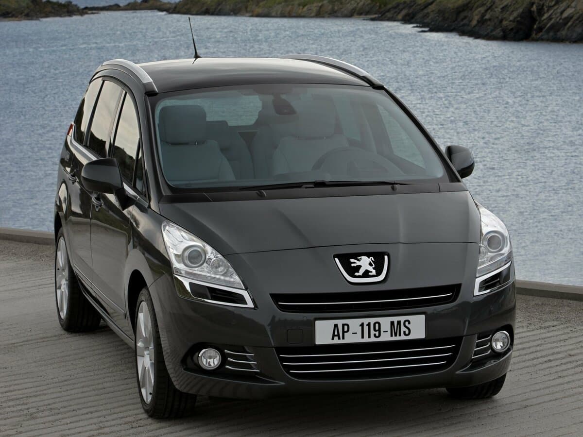 Peugeot 5008 I — Öndən