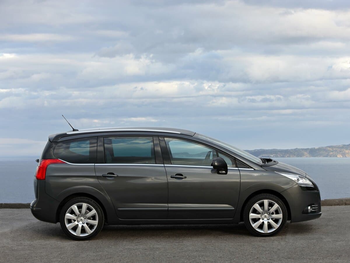 Peugeot 5008 I — Yandan