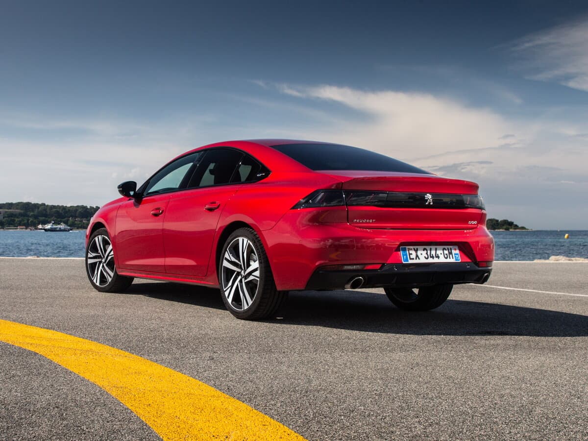 Peugeot 508 II — 3/4 arxadan