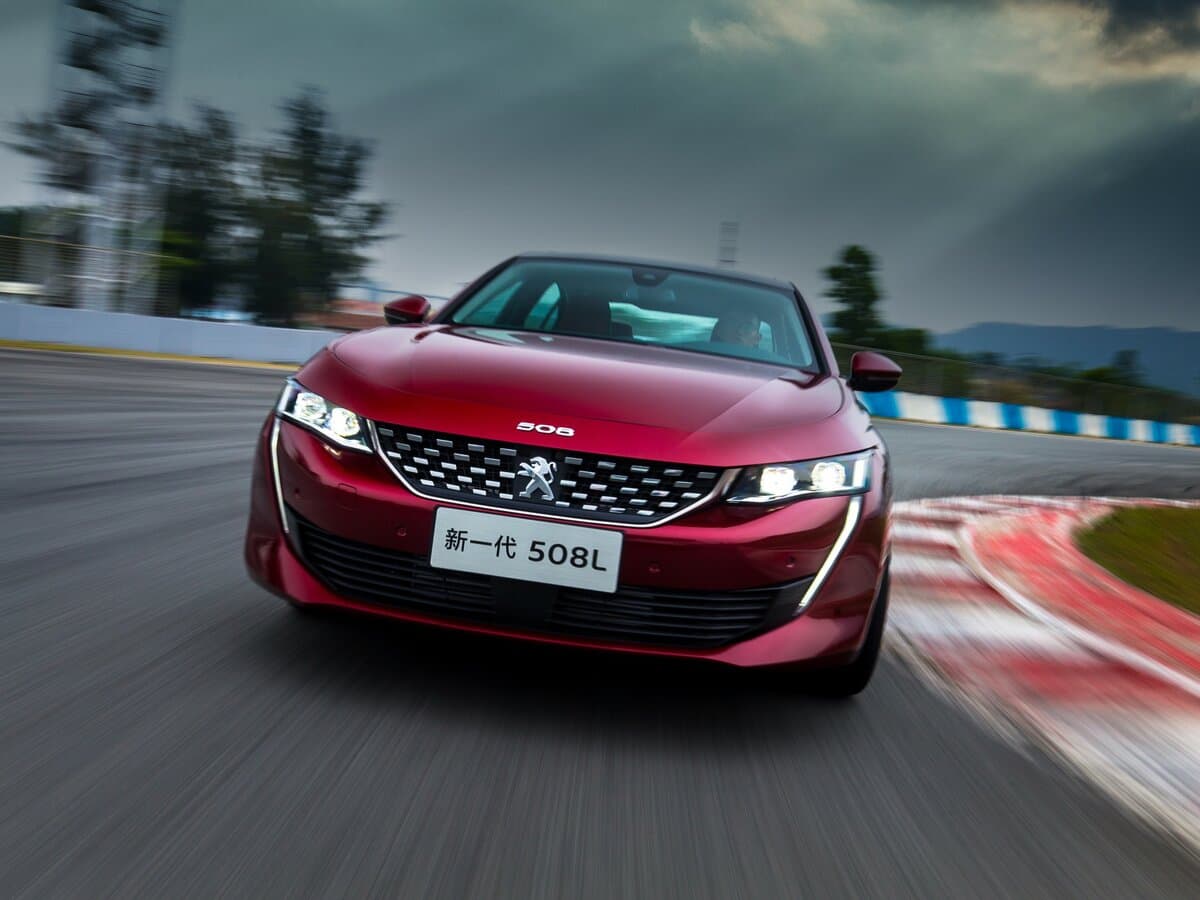Peugeot 508 II — Öndən
