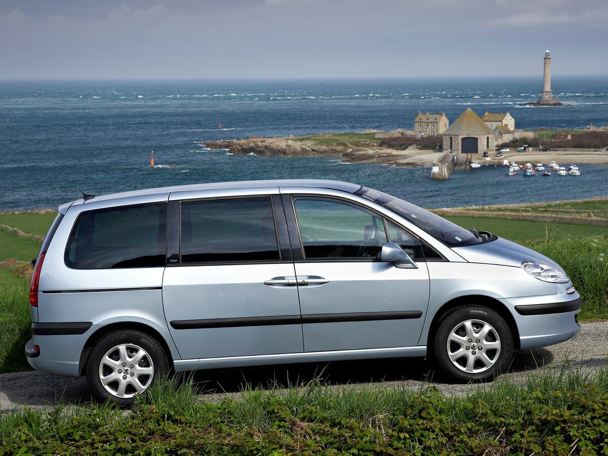 Peugeot 807 I — Yandan
