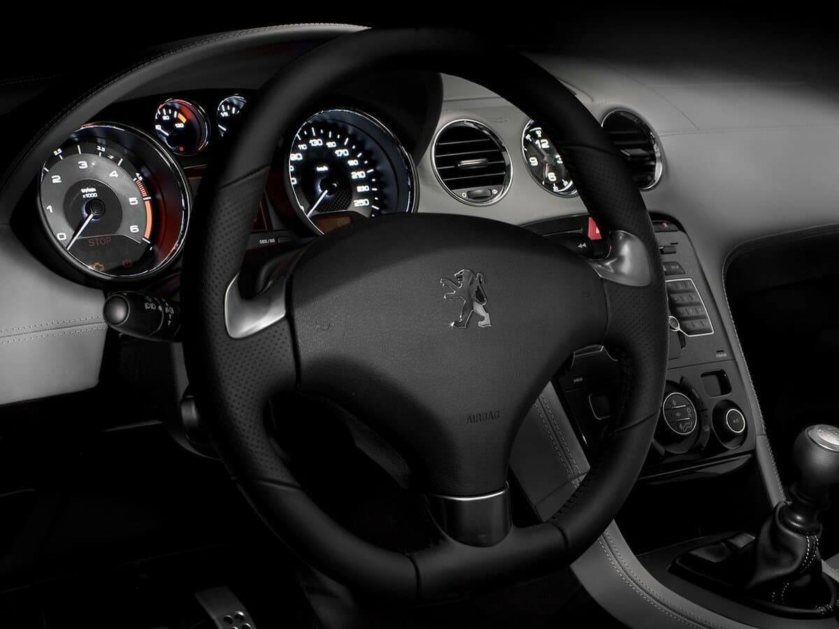 Peugeot RCZ I — Sükan