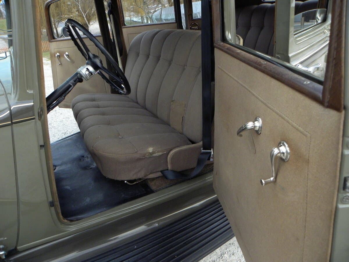 Plymouth De Luxe I — Qapı