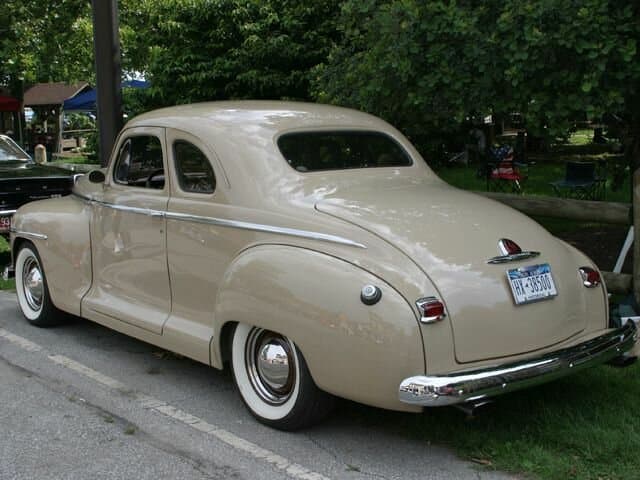 Plymouth De Luxe II — 3/4 arxadan