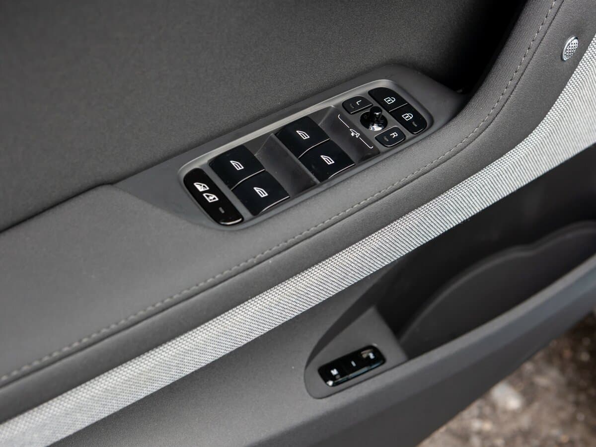 Polestar 2 I — Qapı