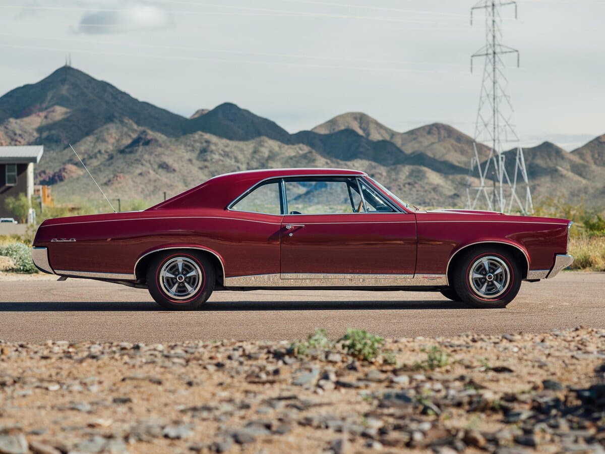 Pontiac Tempest II — Yandan