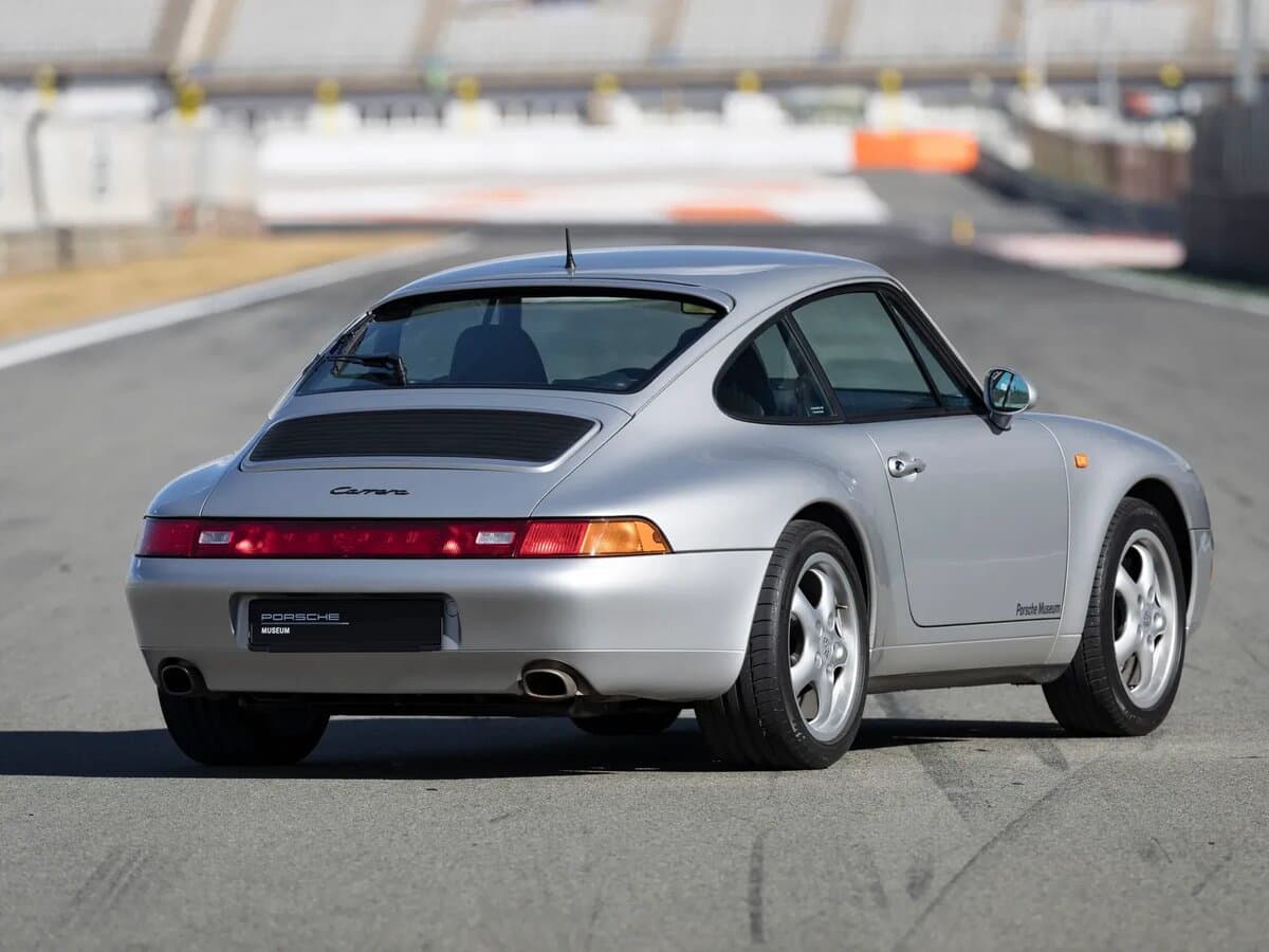 Porsche 911 IV (993) — 3/4 arxadan