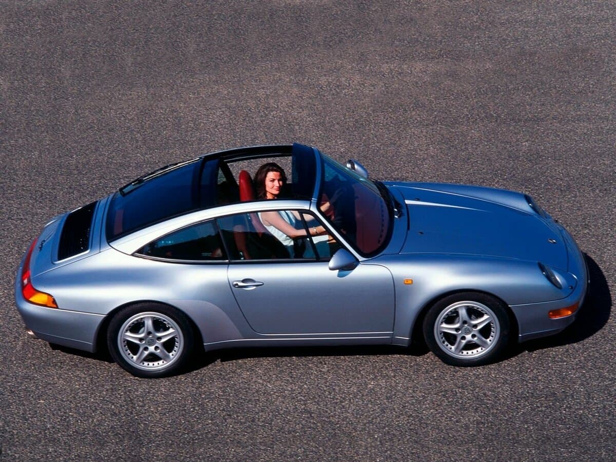 Porsche 911 IV (993) — Yandan