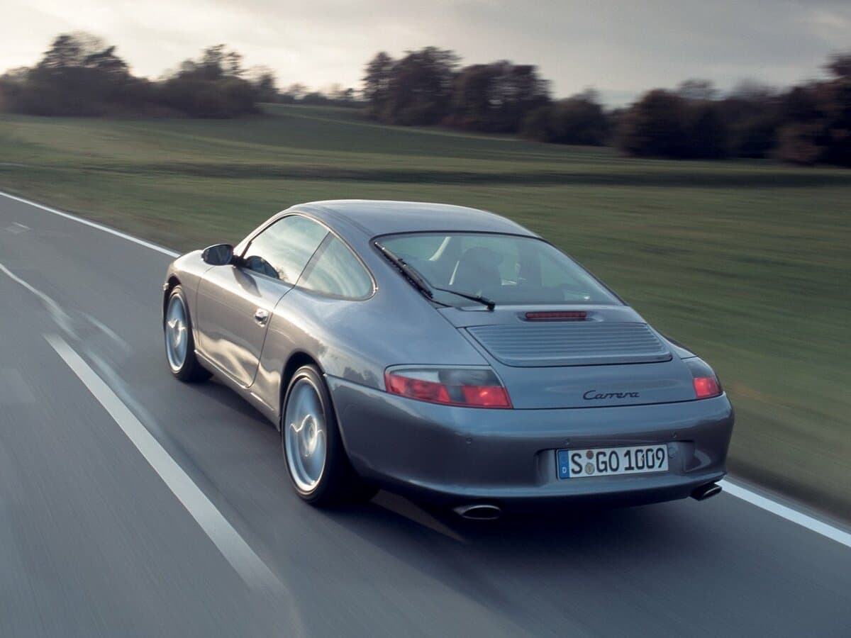 Porsche 911 V (996) Restayling — 3/4 arxadan