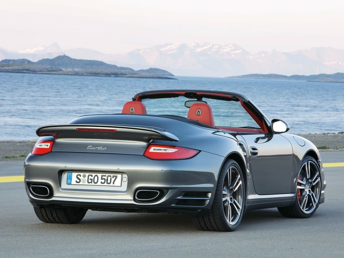 Porsche 911 VI (997) Restayling — 3/4 arxadan