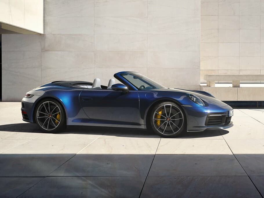 Porsche 911 VIII (992) — Yandan