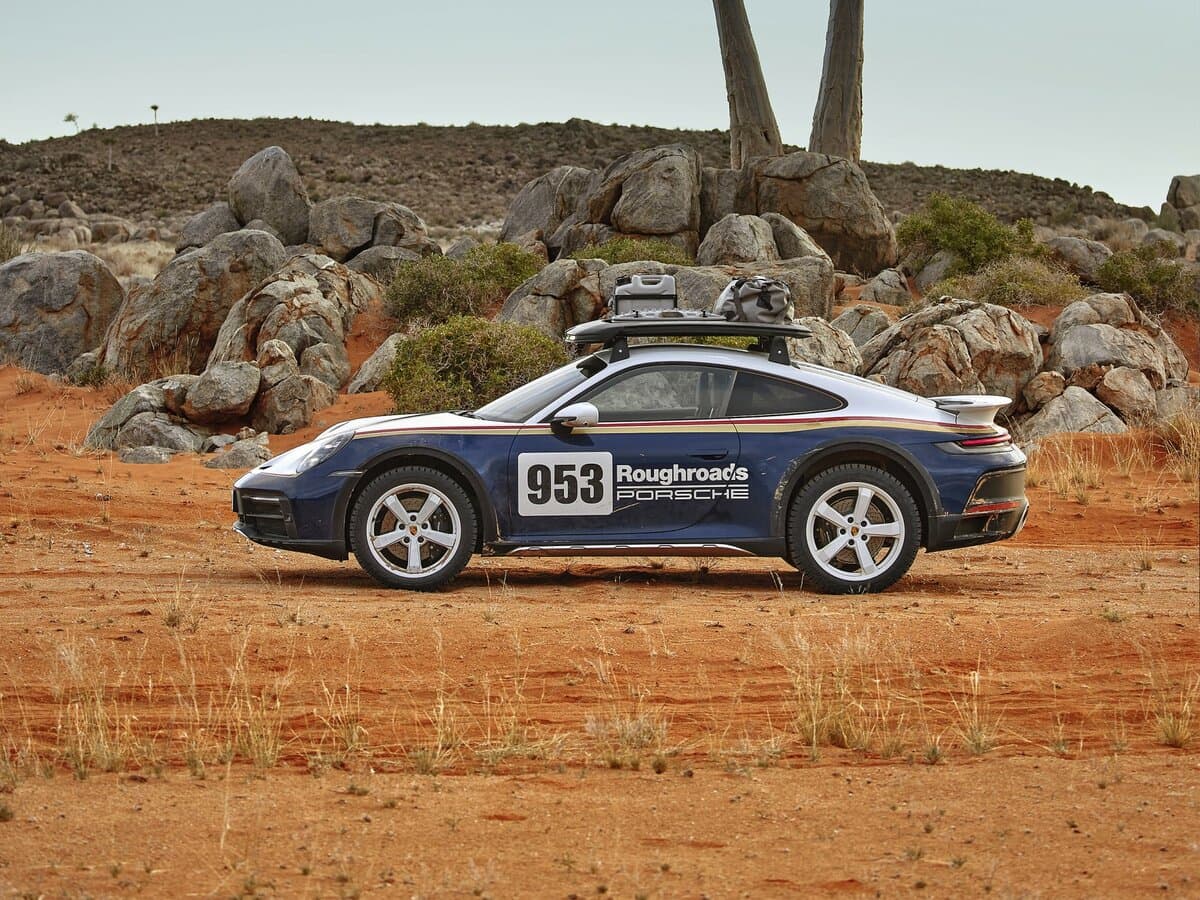 Porsche 911 VIII (992) — Yandan