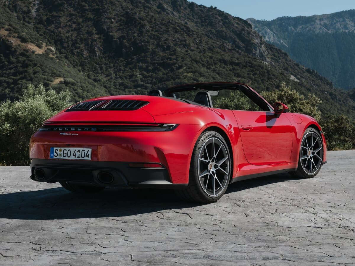 Porsche 911 VIII (992) Restayling — 3/4 arxadan