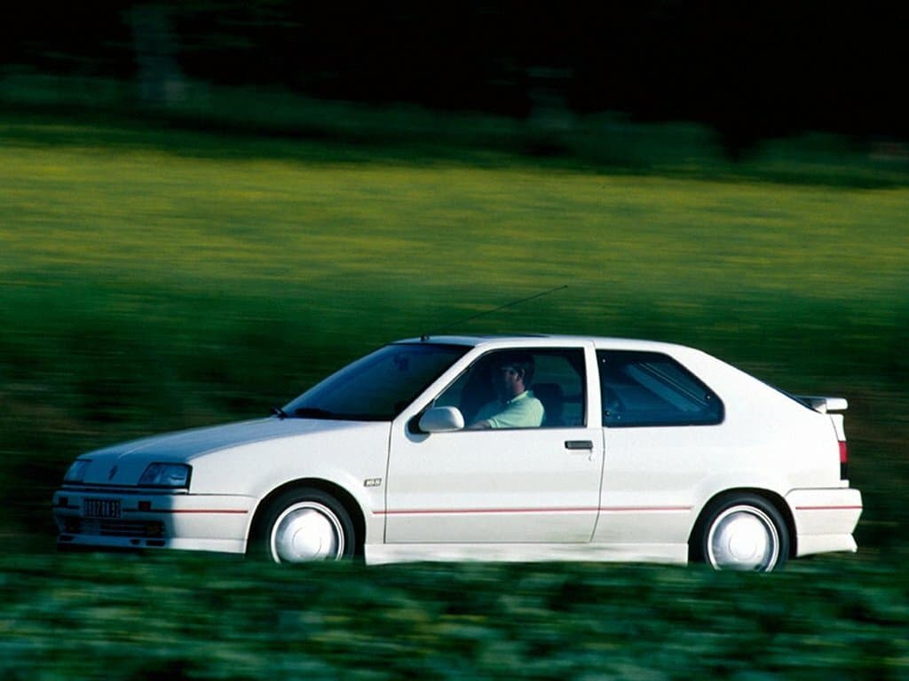 Renault 19 I — Yandan
