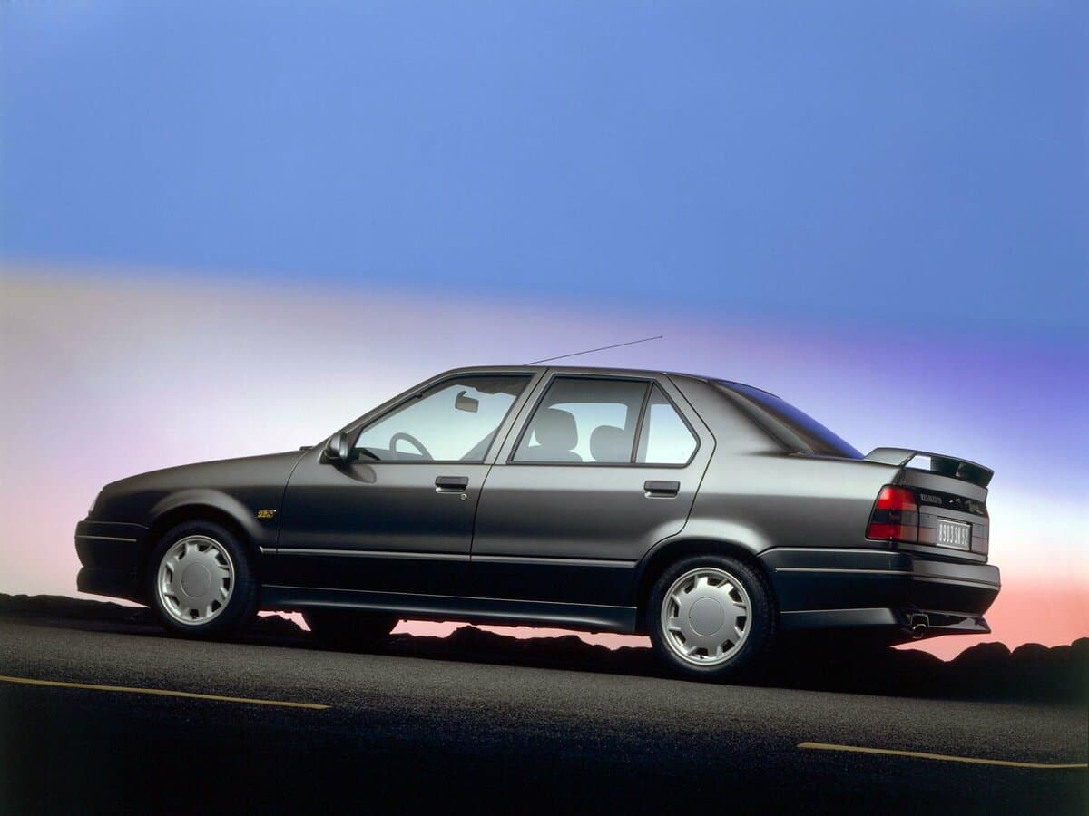 Renault 19 II — Yandan