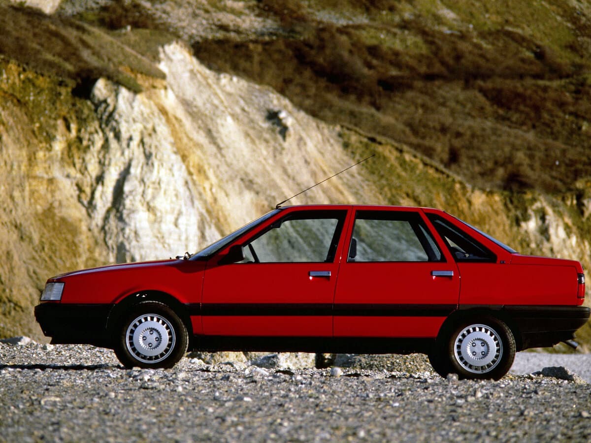 Renault 21 1986 – 1995 — Yandan