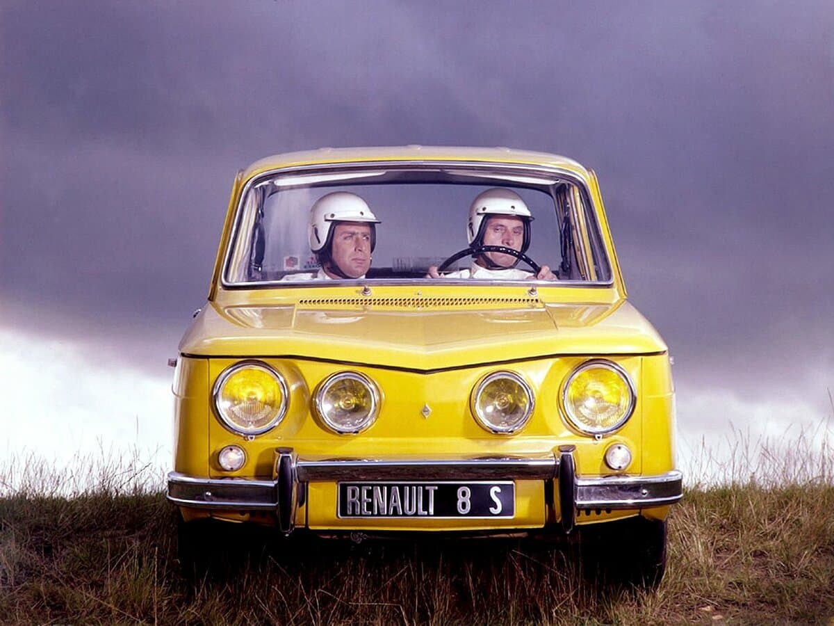 Renault 8 1962 – 1973 — öndən görünüş
