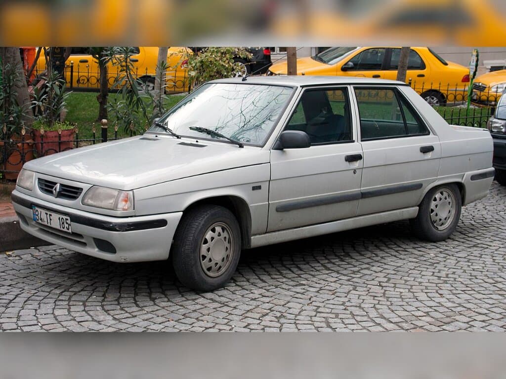 Renault 9 Broadway — Yandan