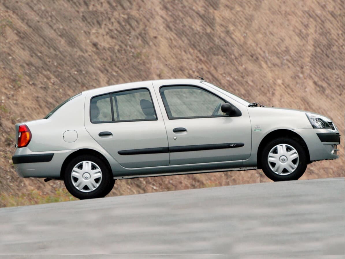 Renault Clio II — Yandan