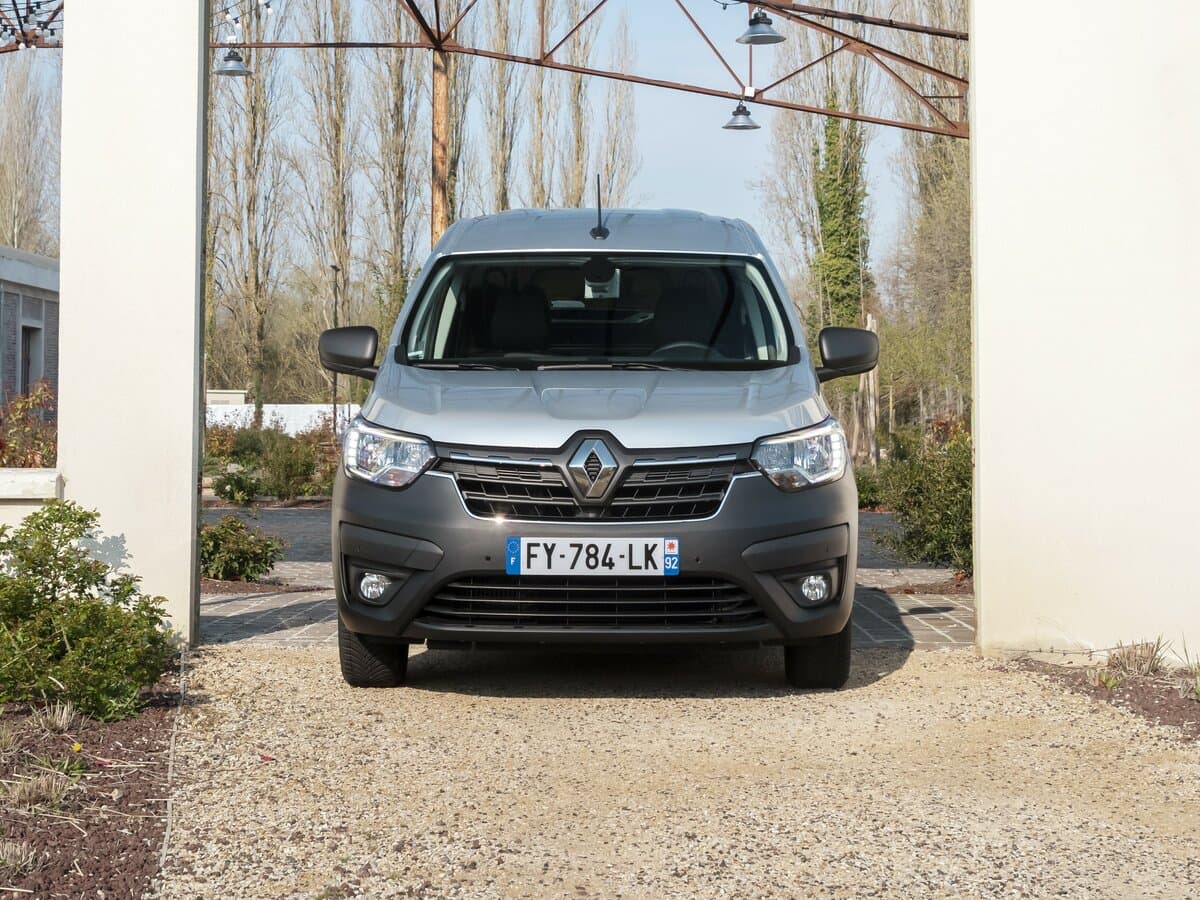 Renault Express II — Öndən