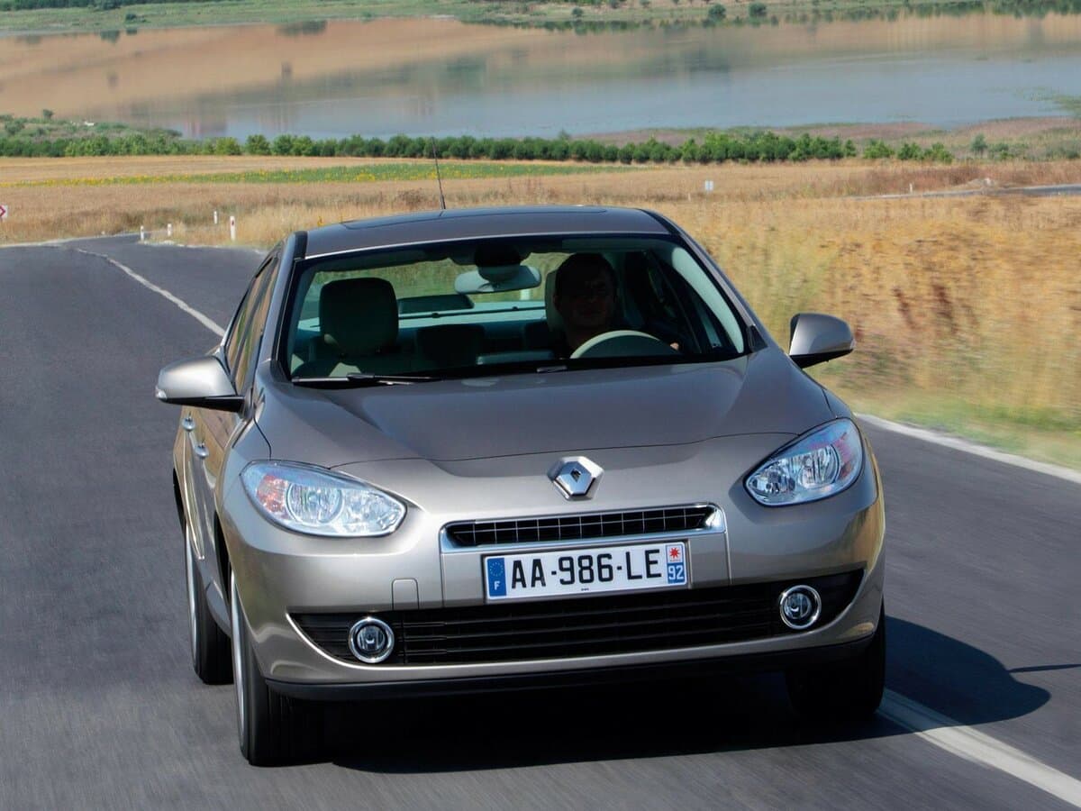 Renault Fluence I — Öndən