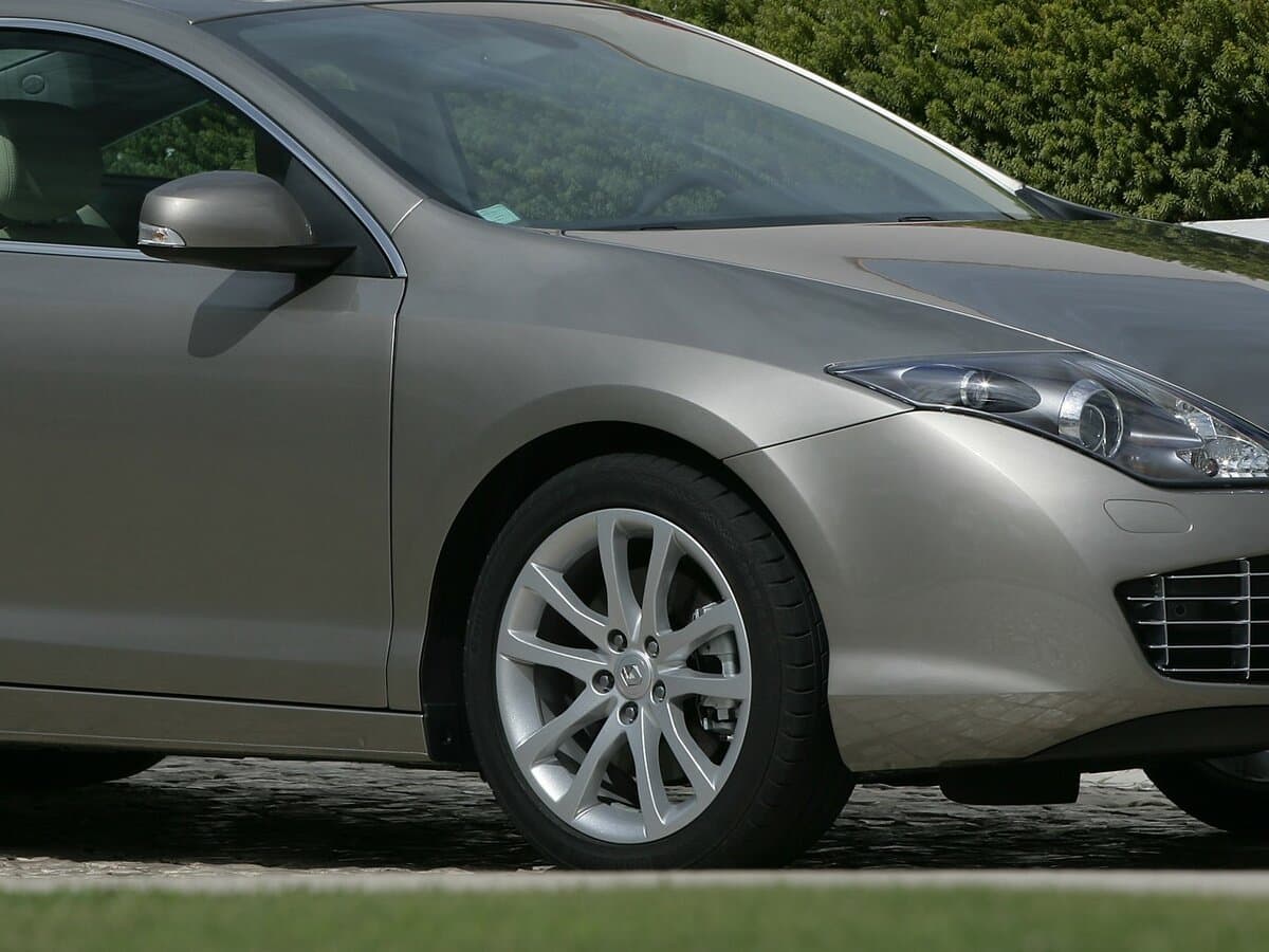Renault Laguna III — Təkər