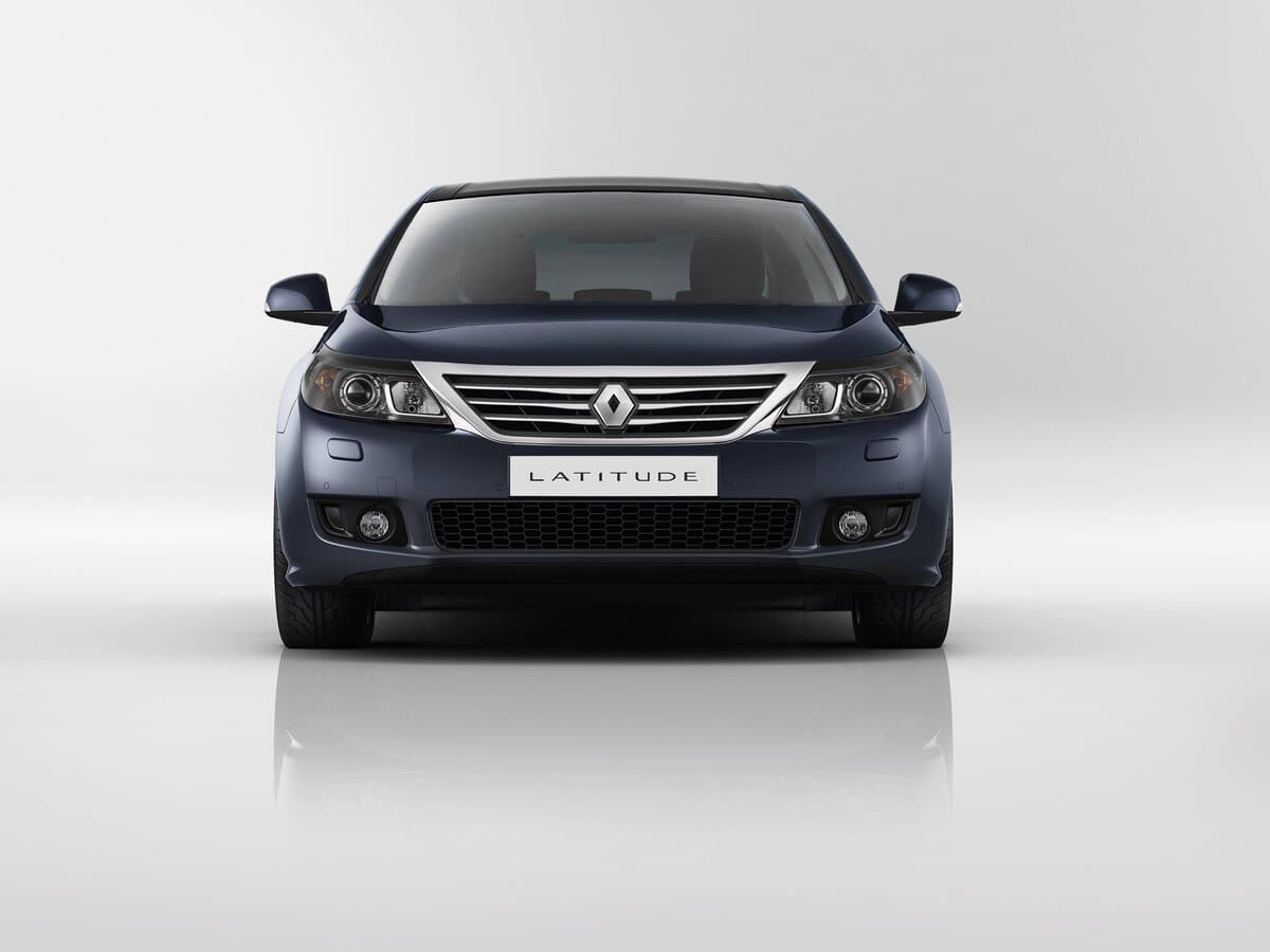 Renault Latitude I — Öndən