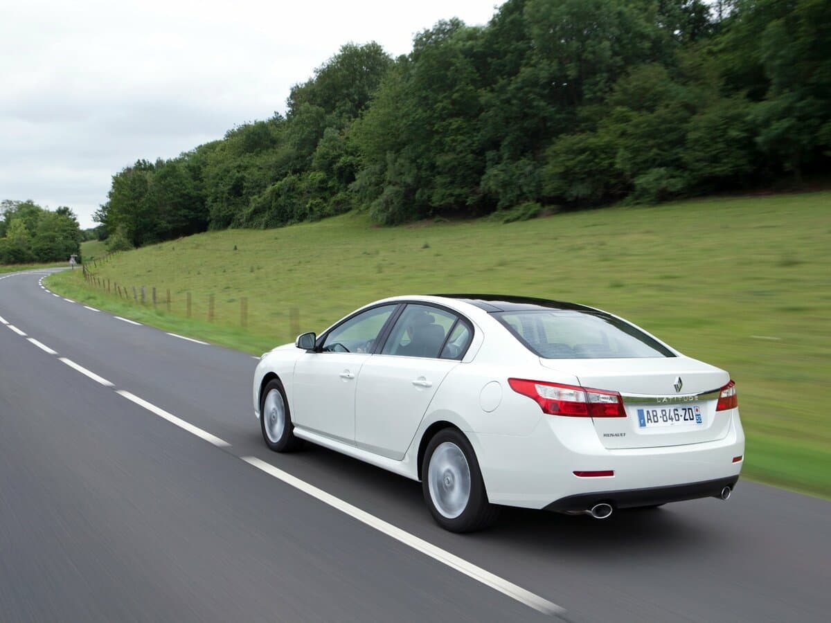 Renault Latitude I — 3/4 arxadan
