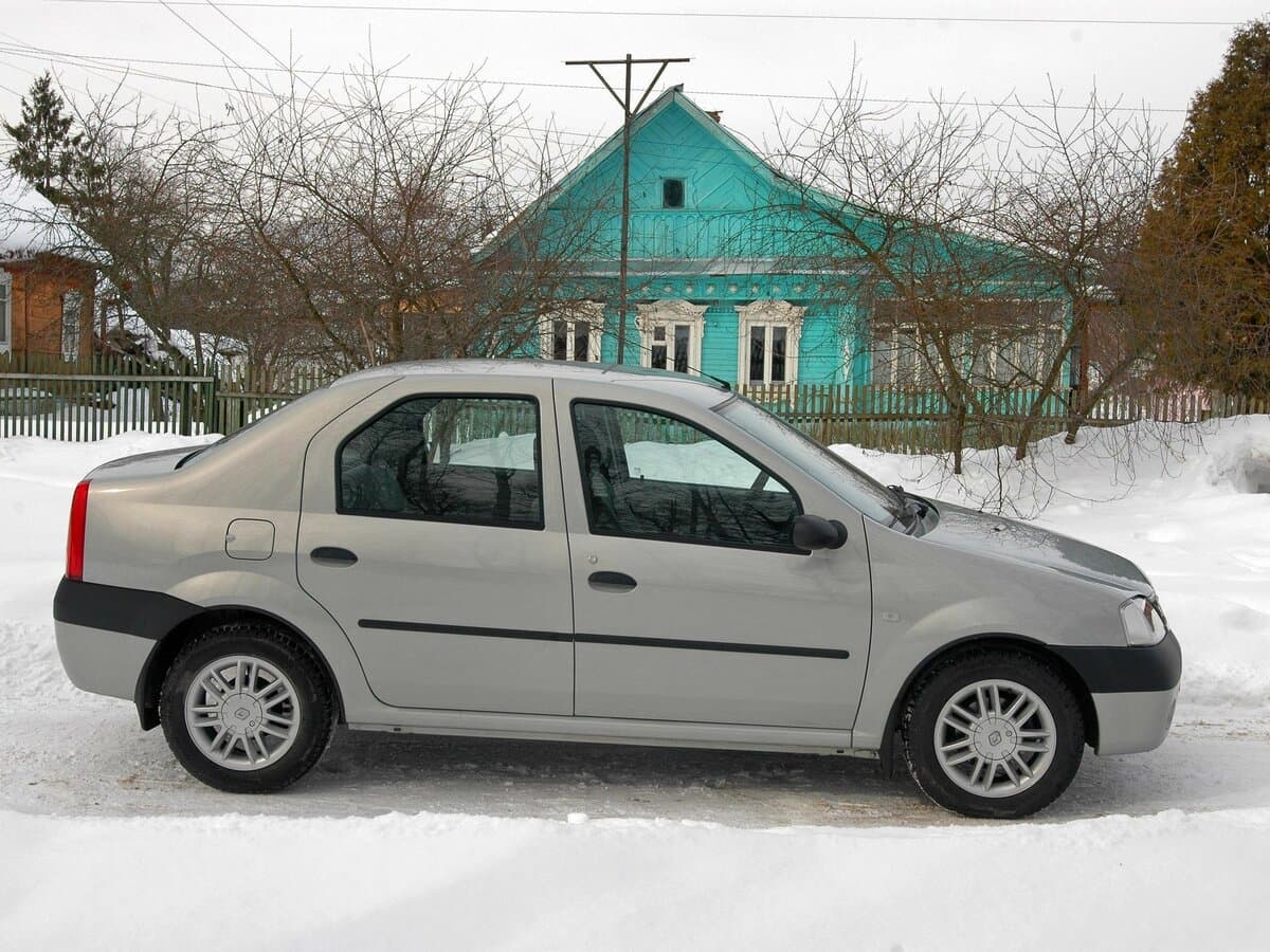 Renault Logan I — Yandan