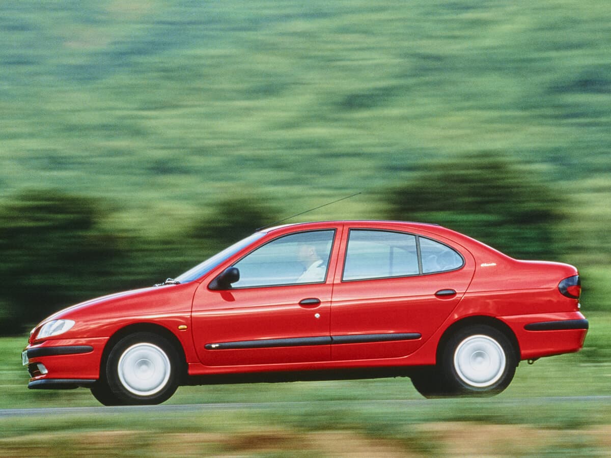 Renault Megane I — yandan görünüş