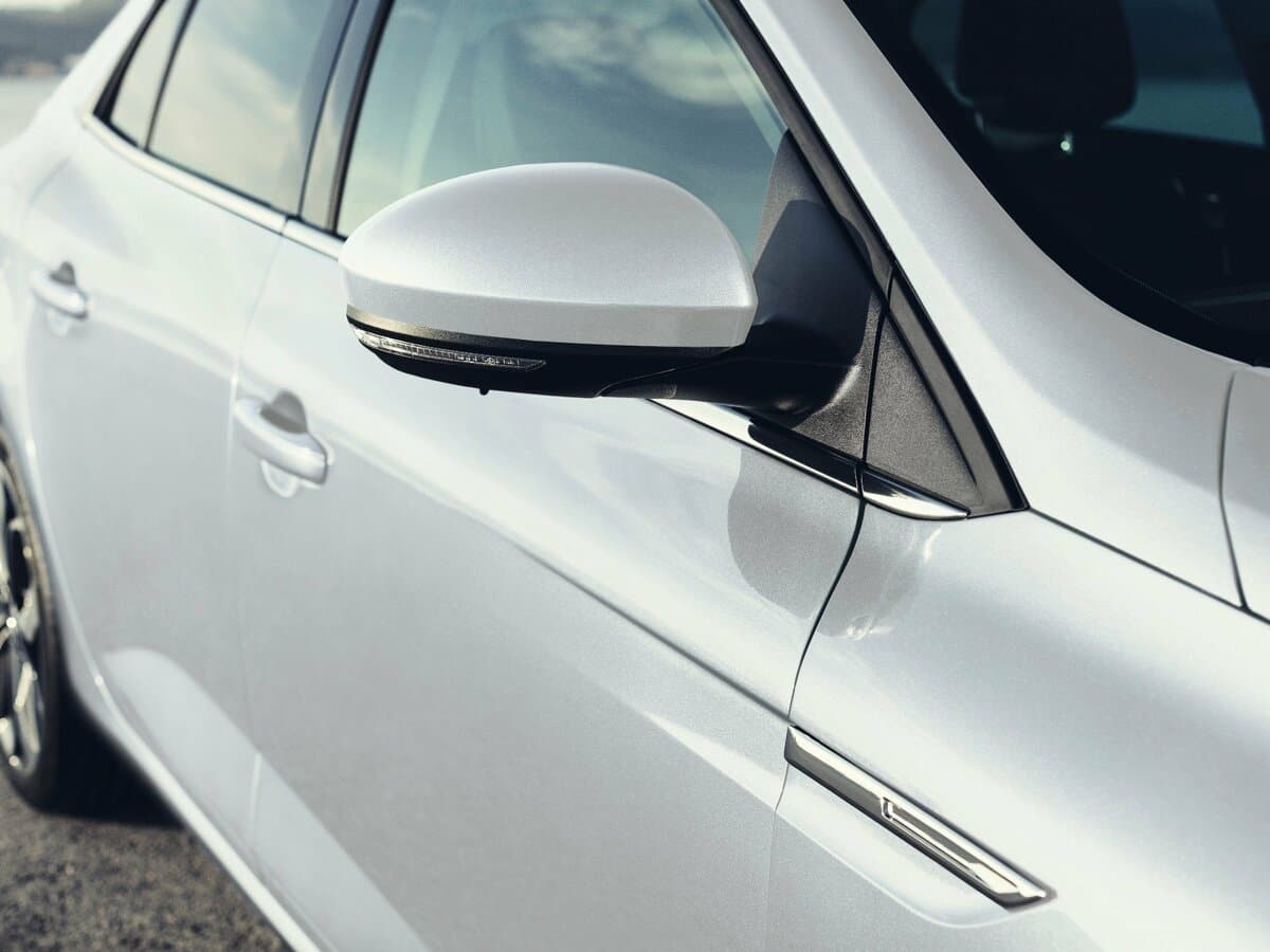 Renault Megane IV — Yan güzgü