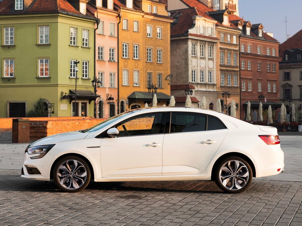 Renault Megane IV — Yandan