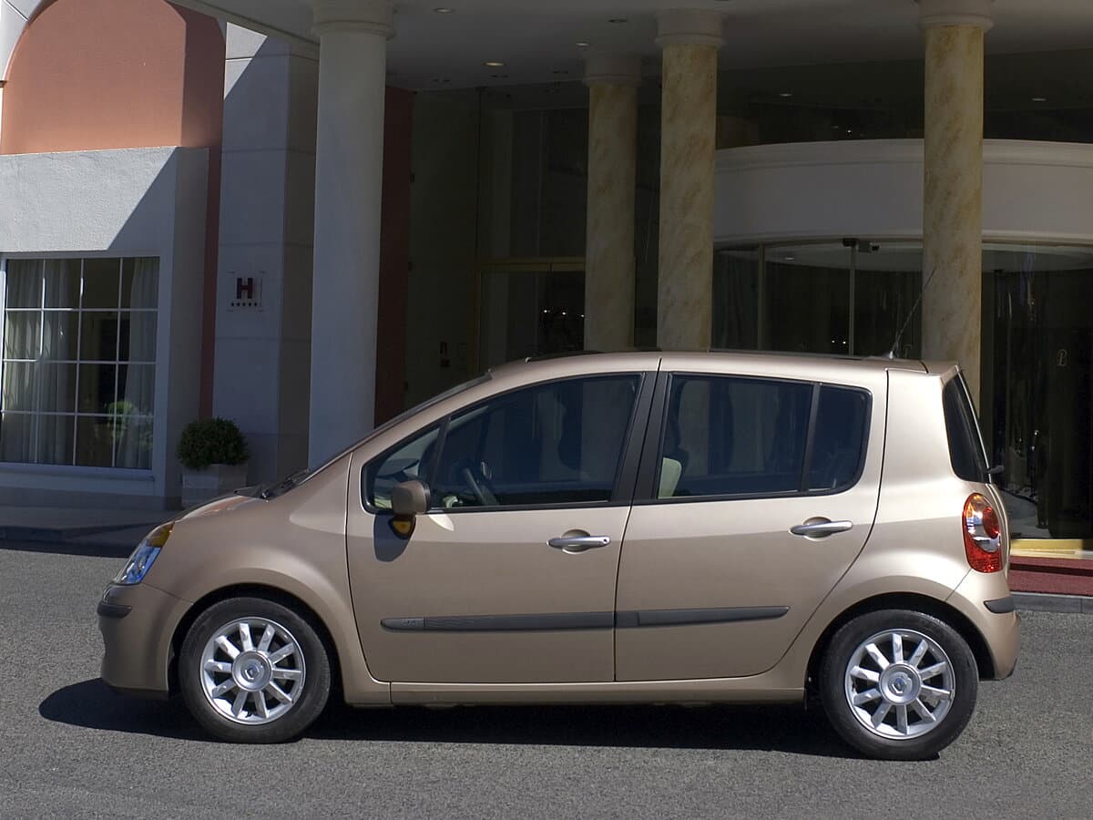 Renault Modus I — Yandan